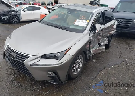 2021 Lexus Nx 300 z USA, uszkodzony, nr VIN JTJDARBZ3M2195680
